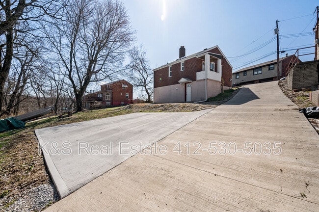 Building Photo - 209 Hurston Way