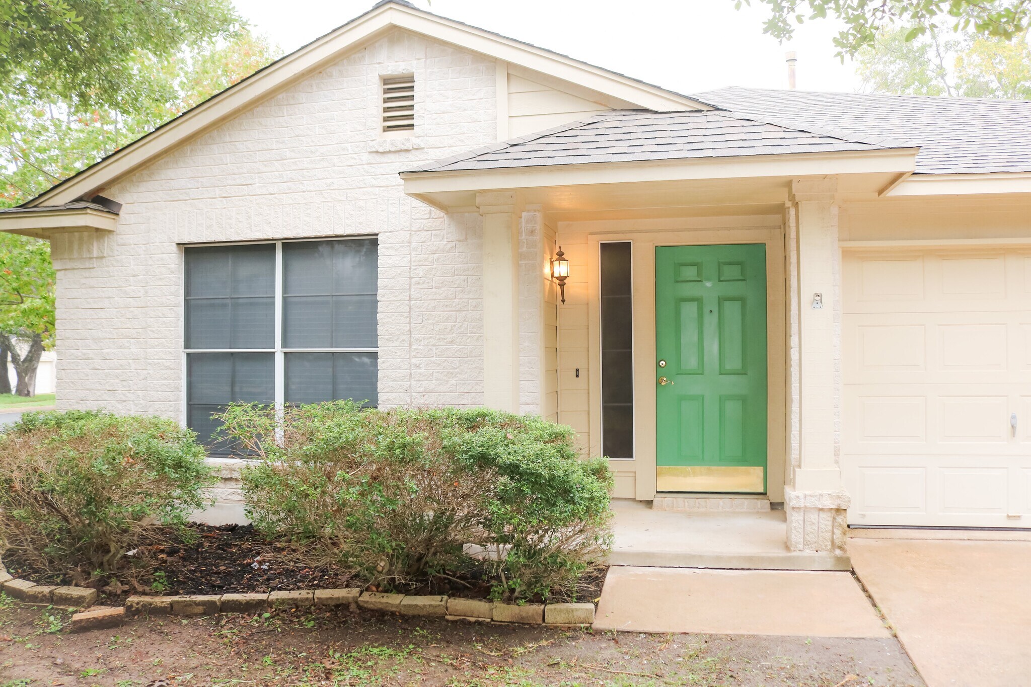Building Photo - 17400 Bottle Springs Ln