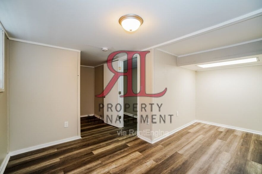 Building Photo - 363 Regents Rd