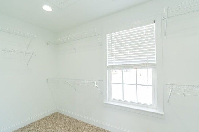 Building Photo - Coming soon!! Harrison Home with Finished Basement & Scenic Views