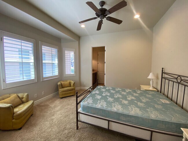 Building Photo - Unfurnished Home in Sunbrook!