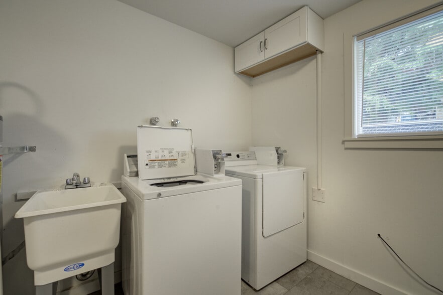 Building Photo - 13737 32nd Ave NE