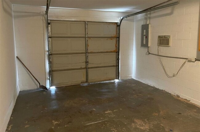 Building Photo - 305 Mormanno Way