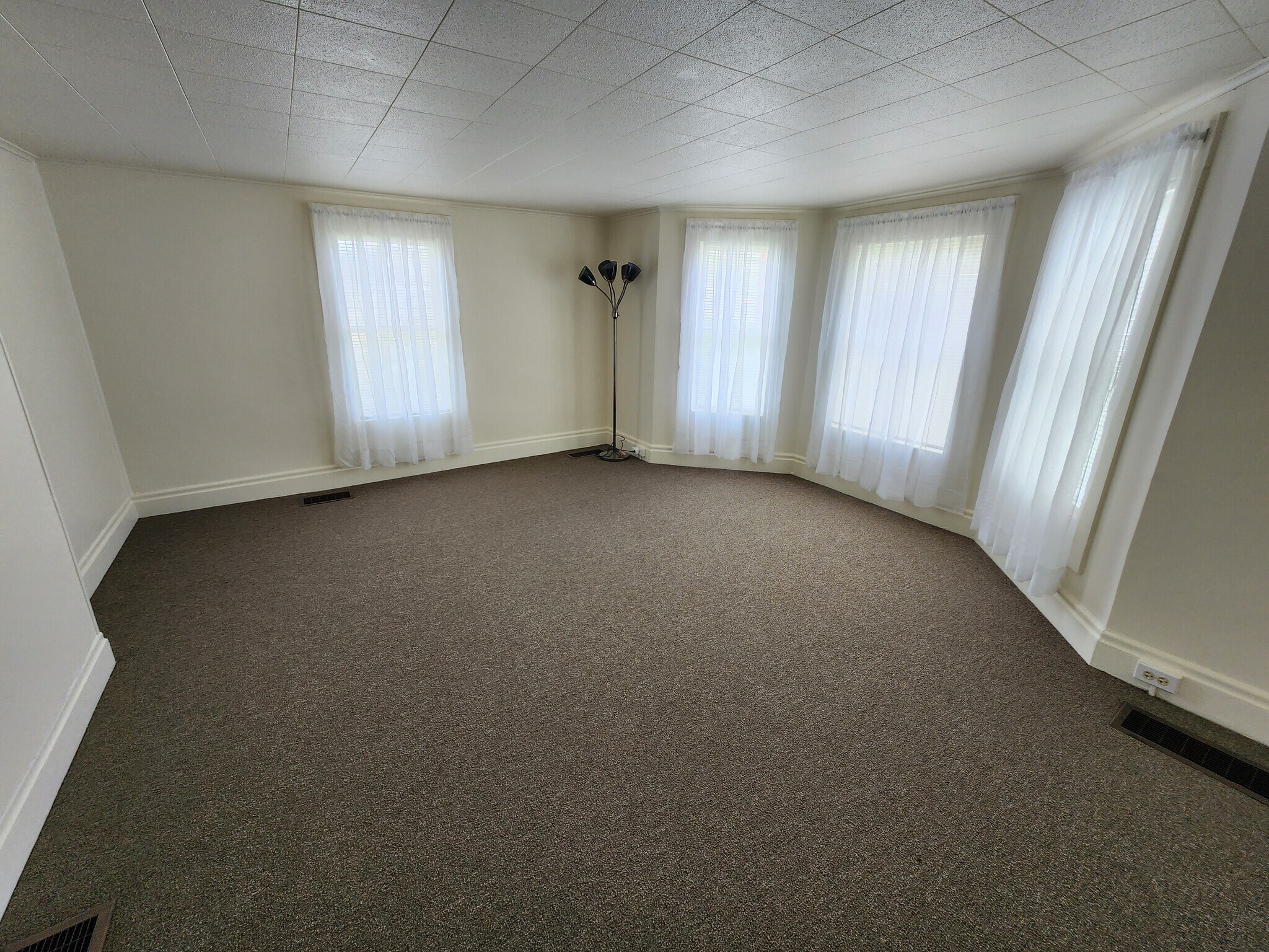 Building Photo - 1636 Philadelphia St