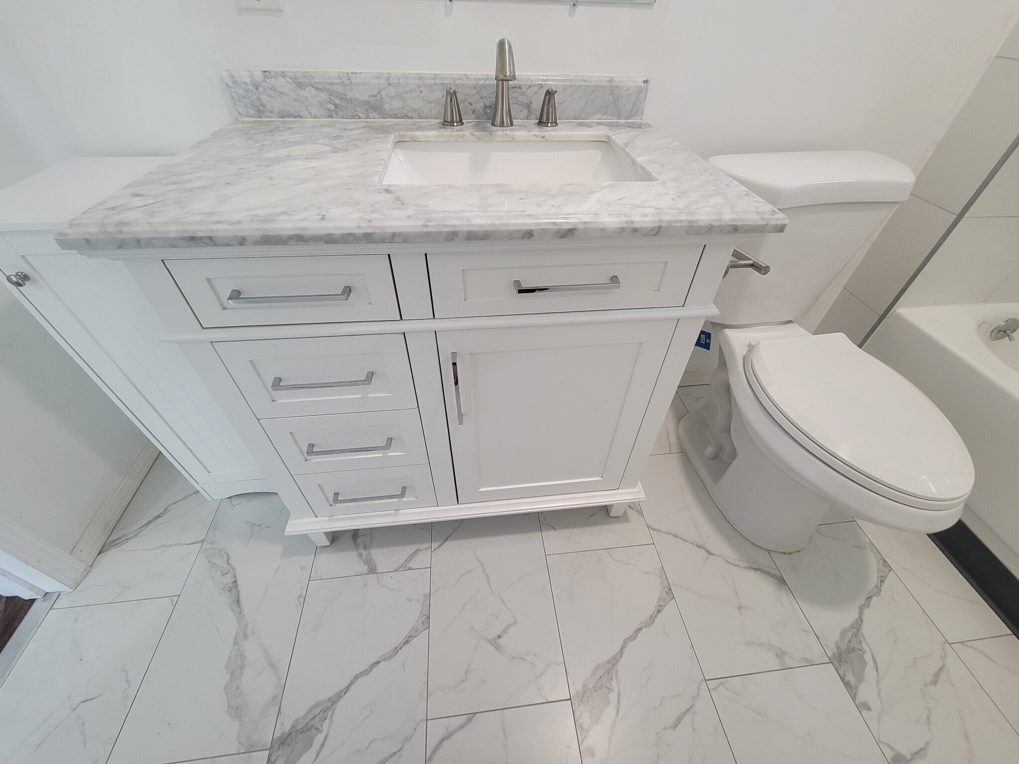 Building Photo - 7611 Seville Ave