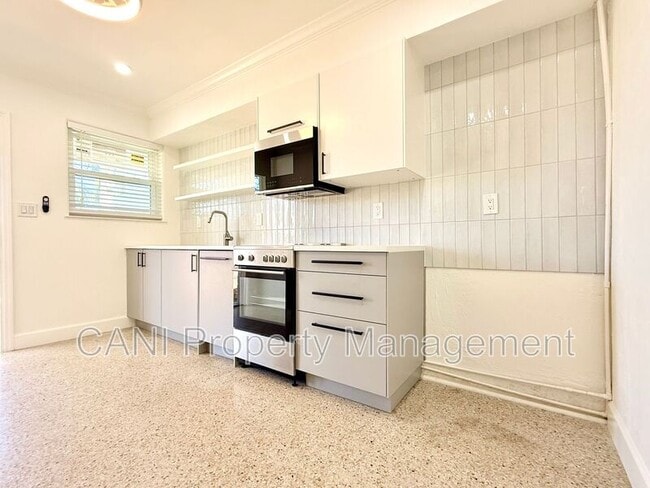 Building Photo - 750 Bethune St