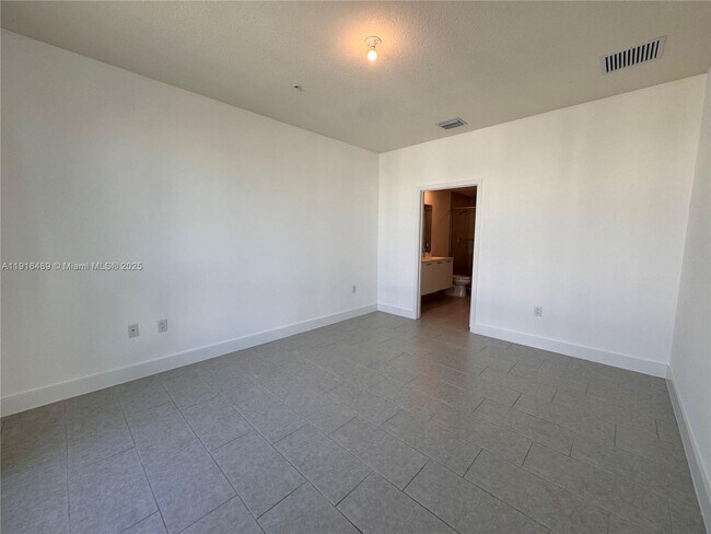 Building Photo - 8167 NW 41st St