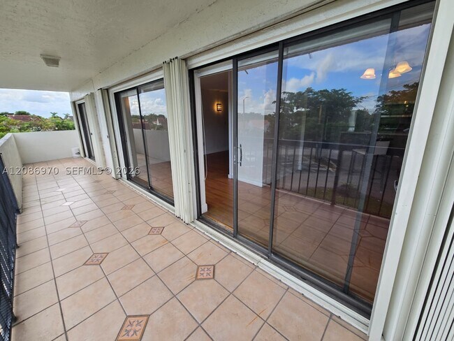 Building Photo - 5900 SW 127th Ave