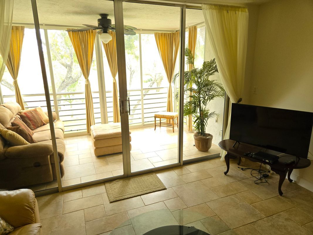 Building Photo - 9531 Seagrape Dr