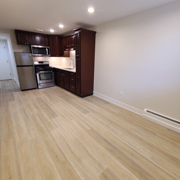 Building Photo - 5310 N Chester Ave