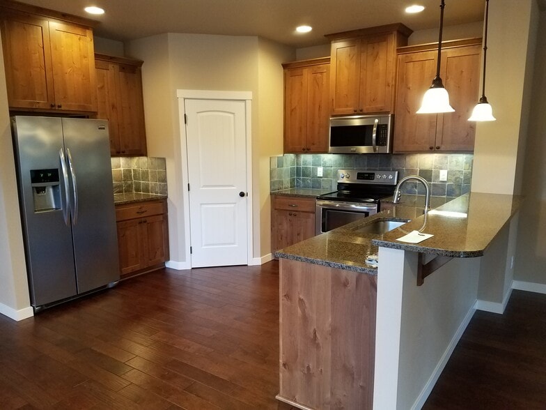 Building Photo - 3532 Hepburn St NE