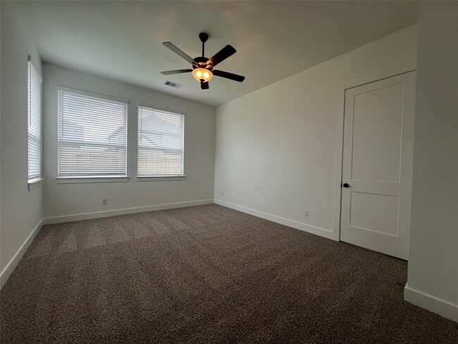 Building Photo - 10923 Cres Spg Dr