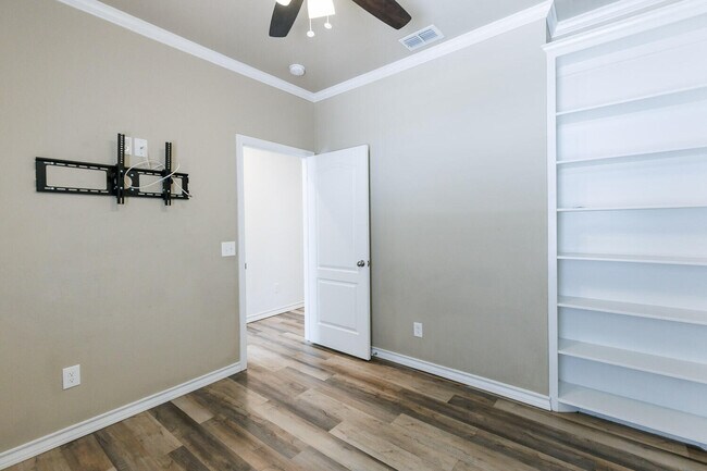 Building Photo - 208 Berkshire Ave