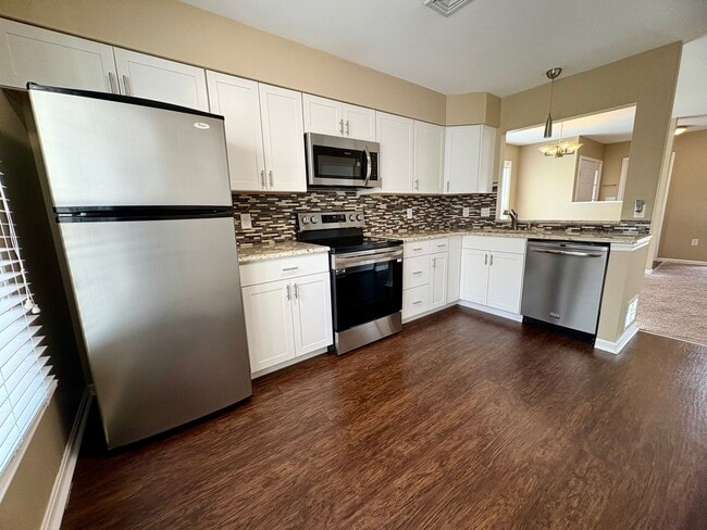 Building Photo - 2 Bedroom 2.5 Bathroom in Hummelstown!