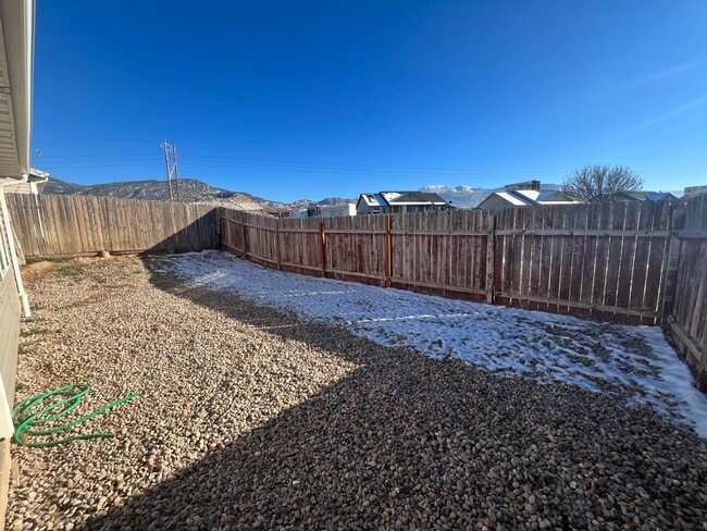 Building Photo - 3 bedroom, 2 bathroom twin home in Cedar W...