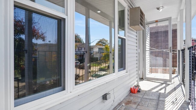 Building Photo - 122-23 161st Pl