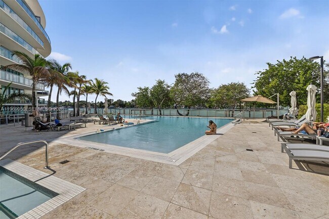 Building Photo - 6620 Indian Creek Dr