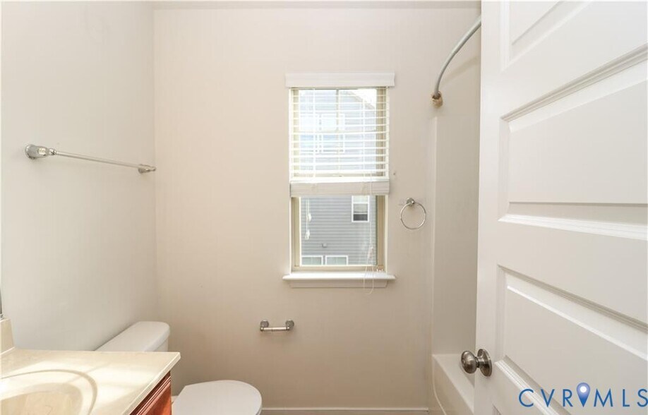 Building Photo - 2424 Marions Ln