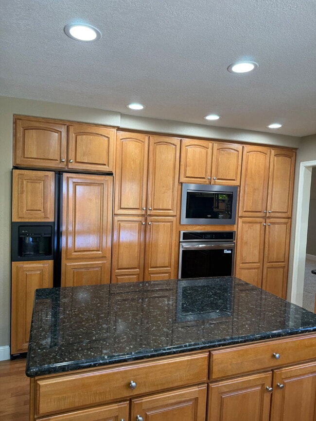 Building Photo - Beautiful 4 Bedroom, 3 Bathroom Pleasanton Home with 3-Car Garage & Large Backyard