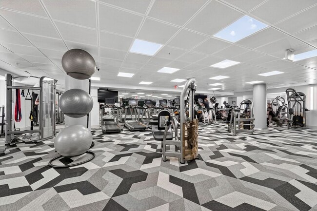 Building Photo - Available Now! High End 2 Bed 2 Bath in Luxury Building with Pool, Gym, Parking