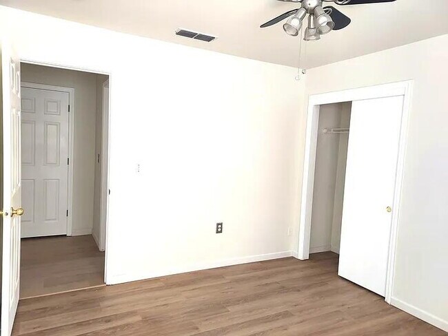 Building Photo - The 3-Bd , 2-Bth home is freshly renovated with new paint, new blinds and has newer appliances, w...