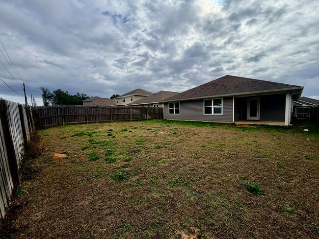 Building Photo - 5747 Guinevere Ln