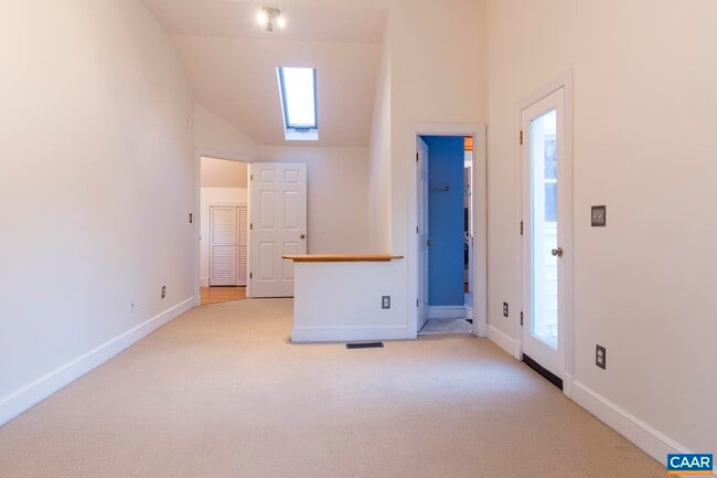 Building Photo - 1718 Rugby Ave