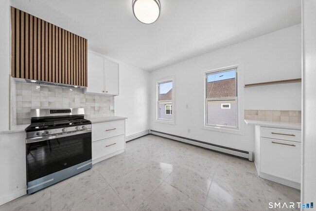 Building Photo - 259 Laurel Ave