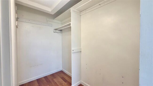 Building Photo - 9340 Lagoon Pl