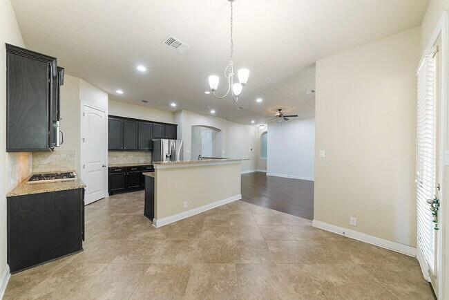 Building Photo - 26923 Camellia Trce