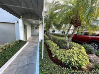 Building Photo - 2220 N Cypress Bend Dr