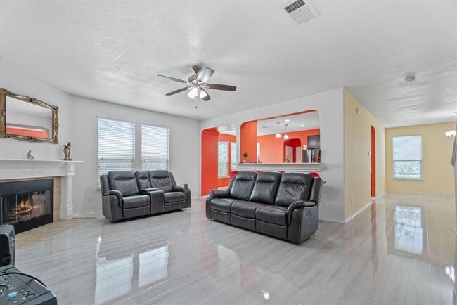 Building Photo - 1109 Hyde Park Dr