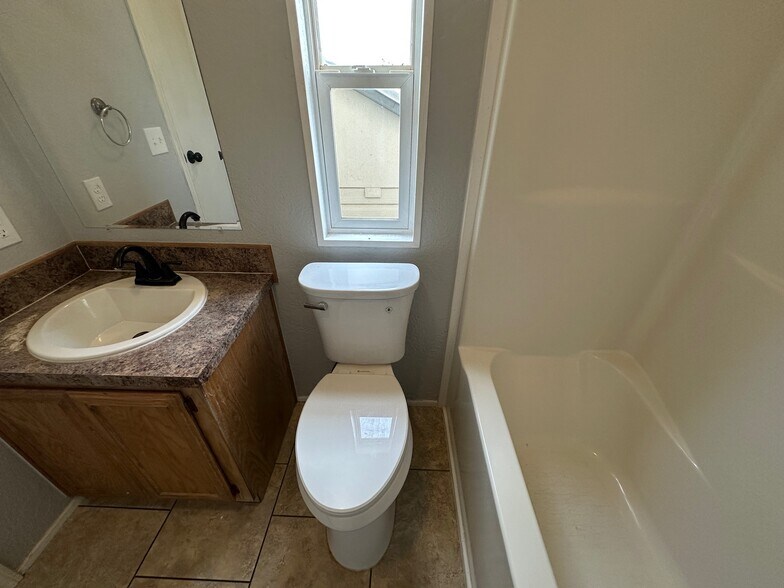 Building Photo - 7301 E County Road 62