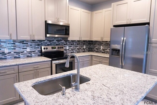 Building Photo - 59 Fanshawe Ln