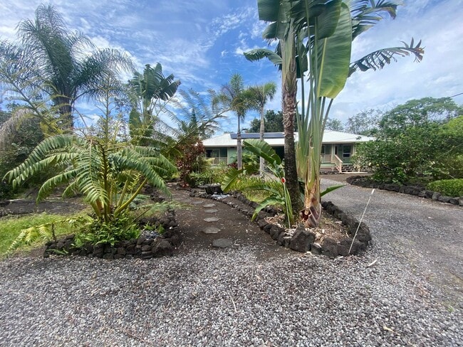 Building Photo - 3/2 In The Hawaiian Paradise Park Sunbelt!