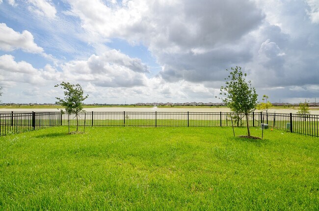 Building Photo - 4656 Peony Grn Dr