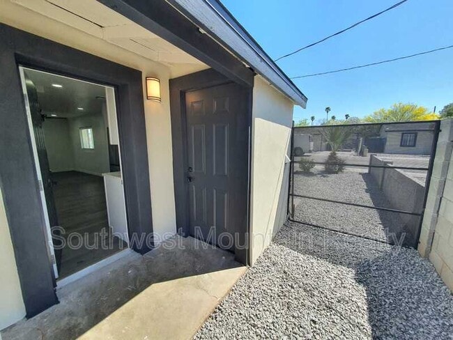 Building Photo - 7404 N 62nd Ave