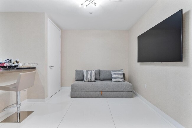 Building Photo - 17475 Collins Ave