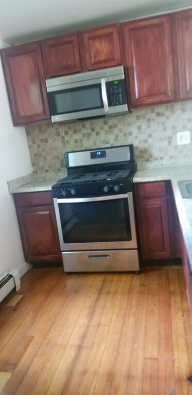 Building Photo - 37 Gordon St