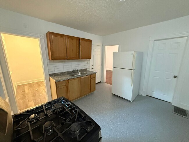 Building Photo - 122-124-124 Shultas Pl
