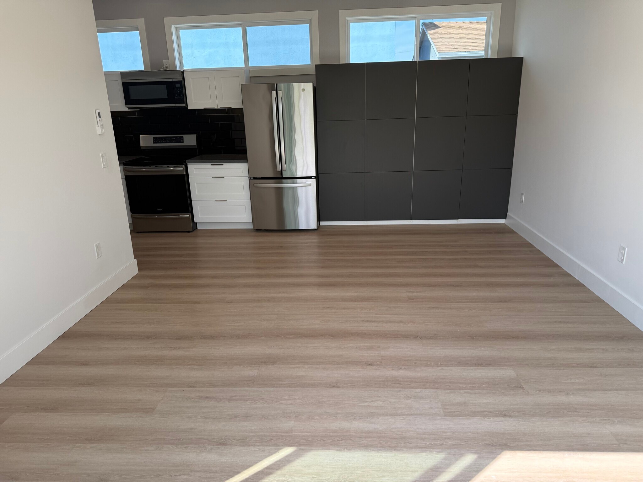 Building Photo - 13529 S Raymond Ave