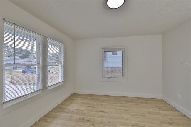 Building Photo - 875 53rd Terrace N