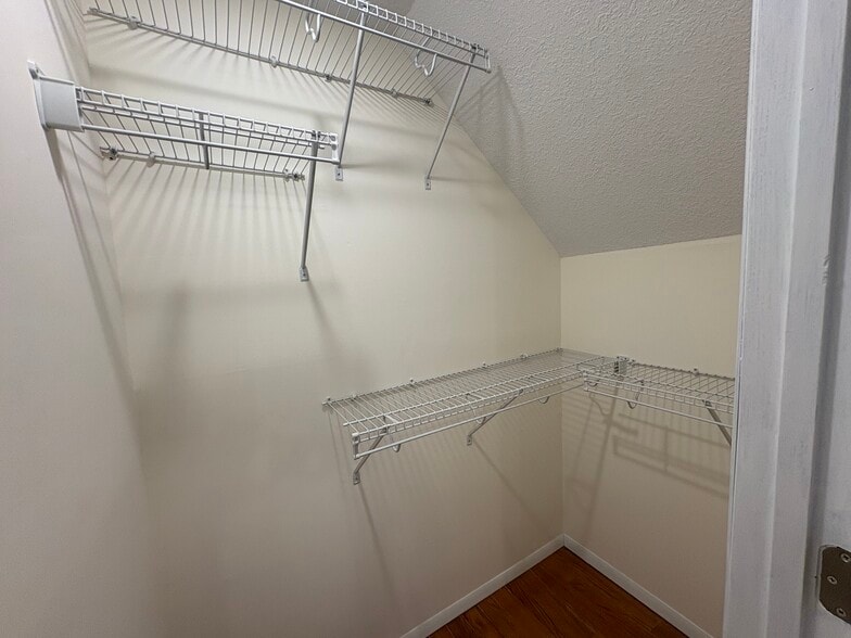 Bedroom 1 walk in closet - 1901 Kenny Ave