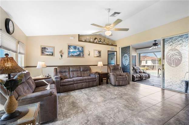 Building Photo - 703 NE 23rd Terrace