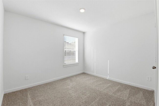 Building Photo - 3022 La Latina Dr