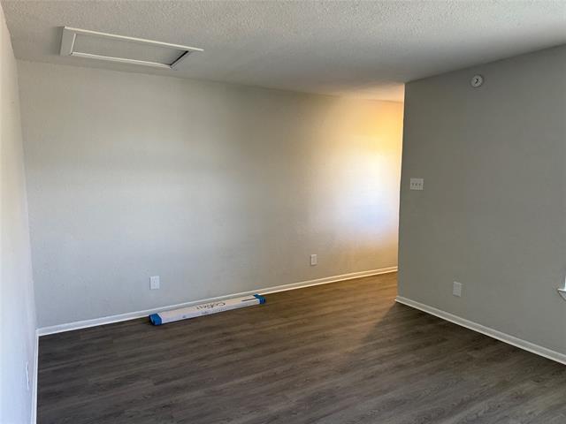 Building Photo - 530 Glen Cove St