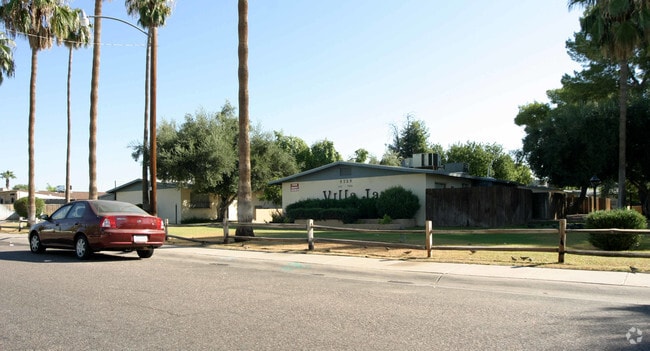 Primary Photo - Villa Jay Apartments