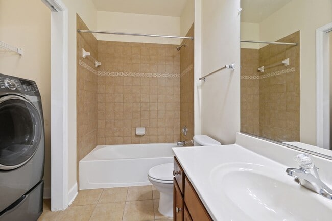 Building Photo - 3 BEDROOM, 4 BATHROOM TOWNHOME AVAILABLE MARCH 15th SUMMERFIELD RESIDENCES AT VICTORY PROMENADE!