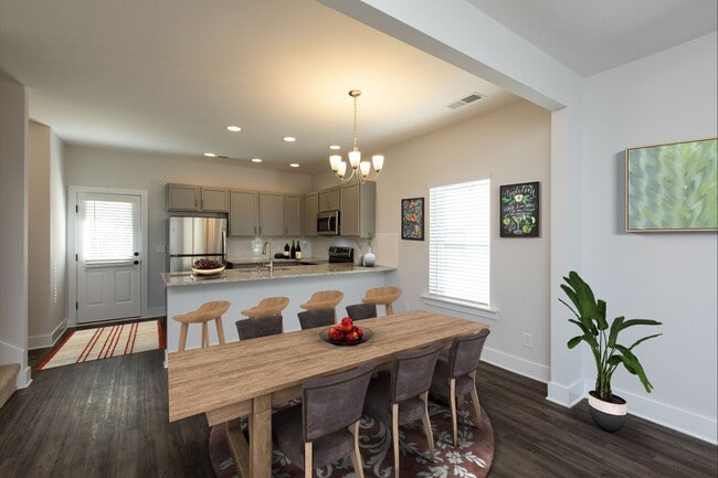 Building Photo - 3 bedroom home with garage and fenced backyard!