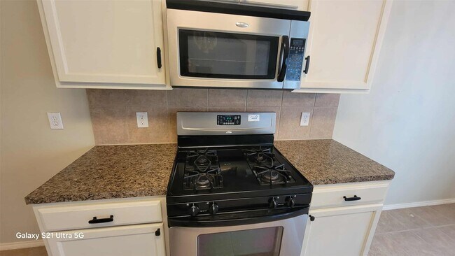 Building Photo - 2105 Kingwood Dr
